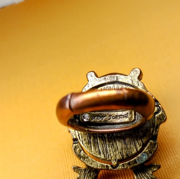 Ring - Picture 3 of 3